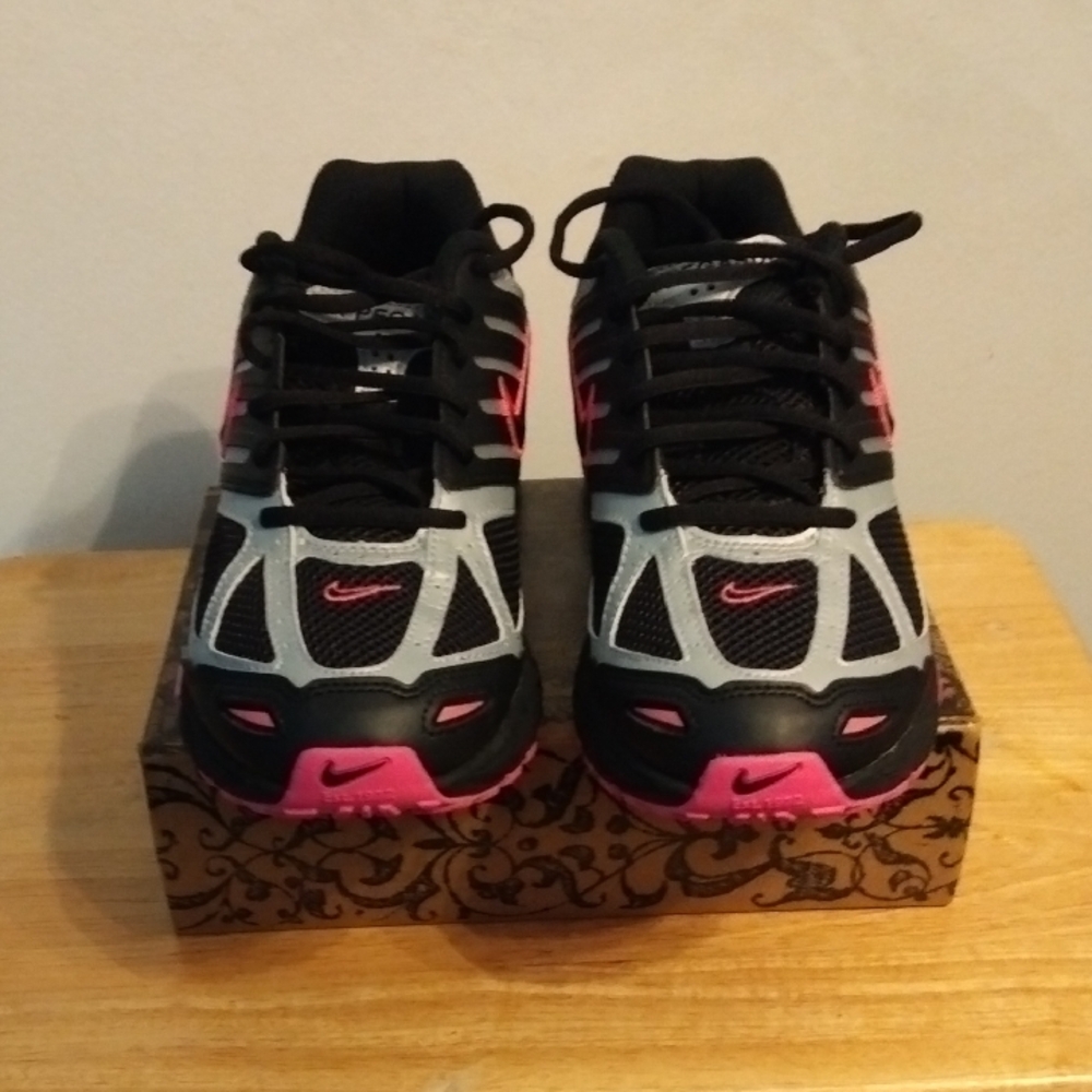 Nike Men's’s Black, Gray & Pink Athletic Running Shoes Size 9.5